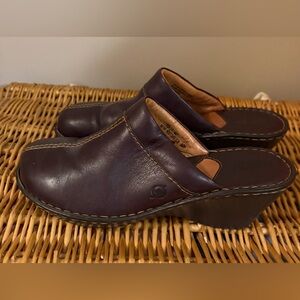 BORN Handcrafted Brown Cushioned Comfort Leather Slip On Wedge Heel Clogs Mules